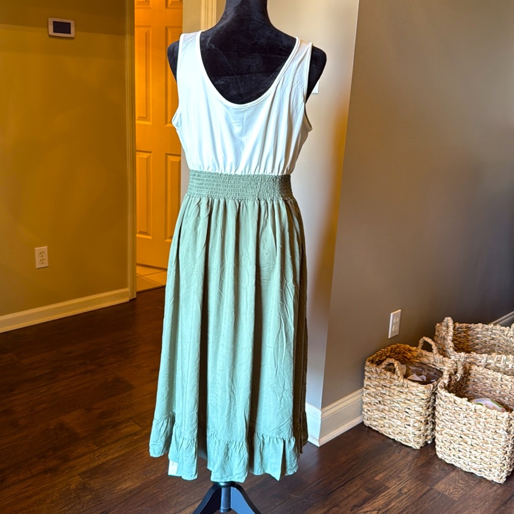 Cupshe Green & White Ruffled Scoop Neck  A-Line Dress Size Large - Picture 10 of 11